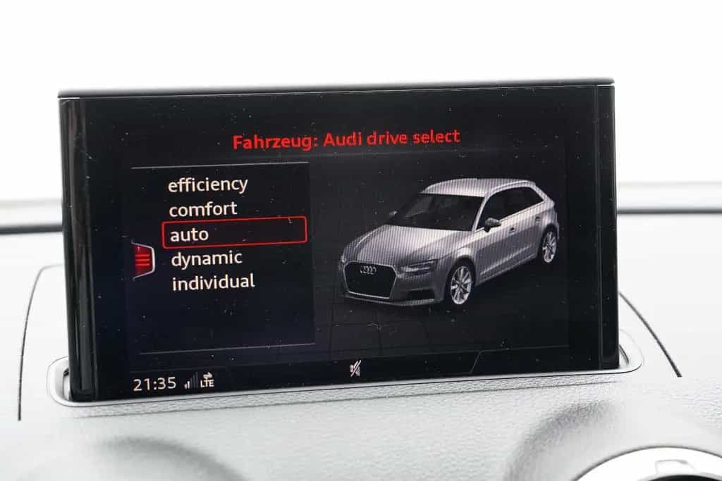 Audi A3 Sportback 35 TFSI S-Line Sport Plus Panorama 06/2019-photo-40
