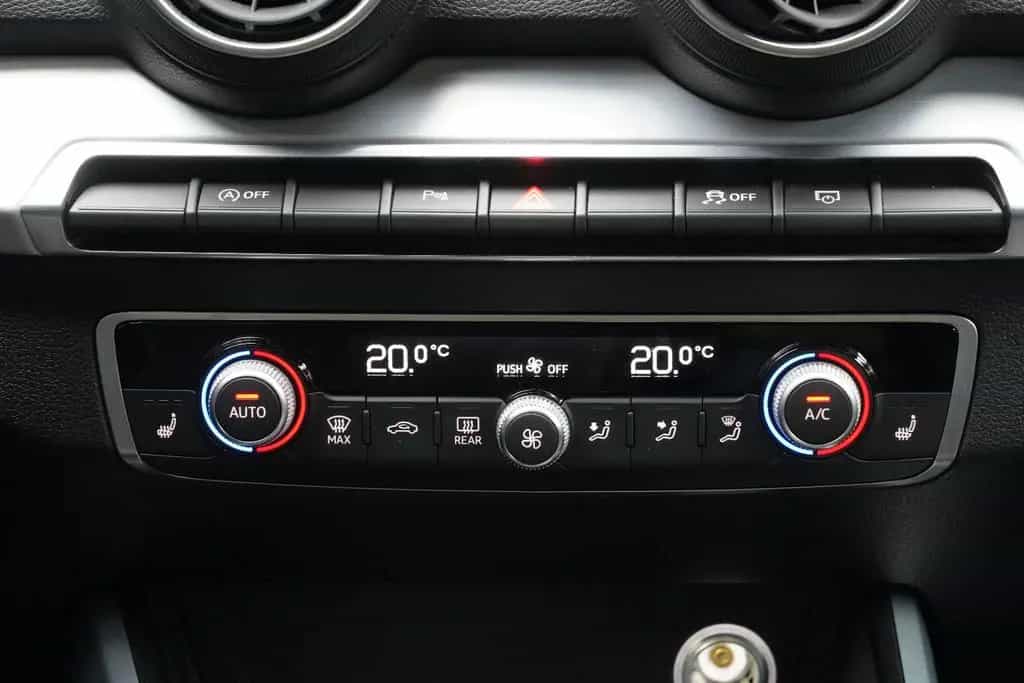 Audi Q2 40 TFSI S-Line Quattro Alcantara NAVI Keyless 07/2019-photo-29