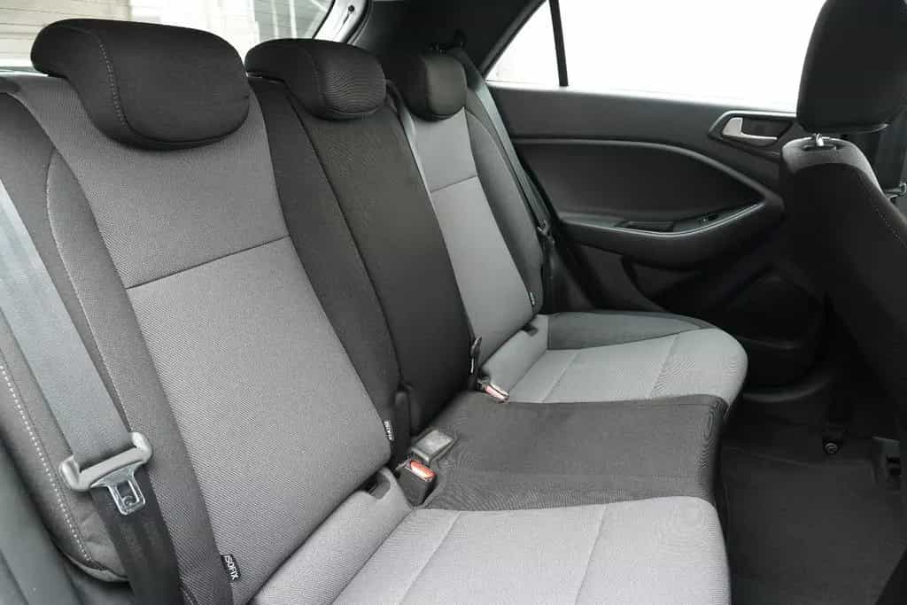 Hyundai i20 Trend Automatik Klima Tempomat PDC SHZ Temp. 03/2018-photo-20