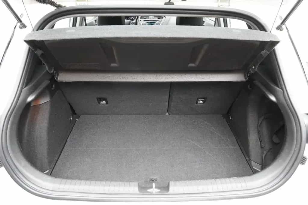Hyundai i20 Trend Automatik Klima Tempomat PDC SHZ Temp. 03/2018-photo-21