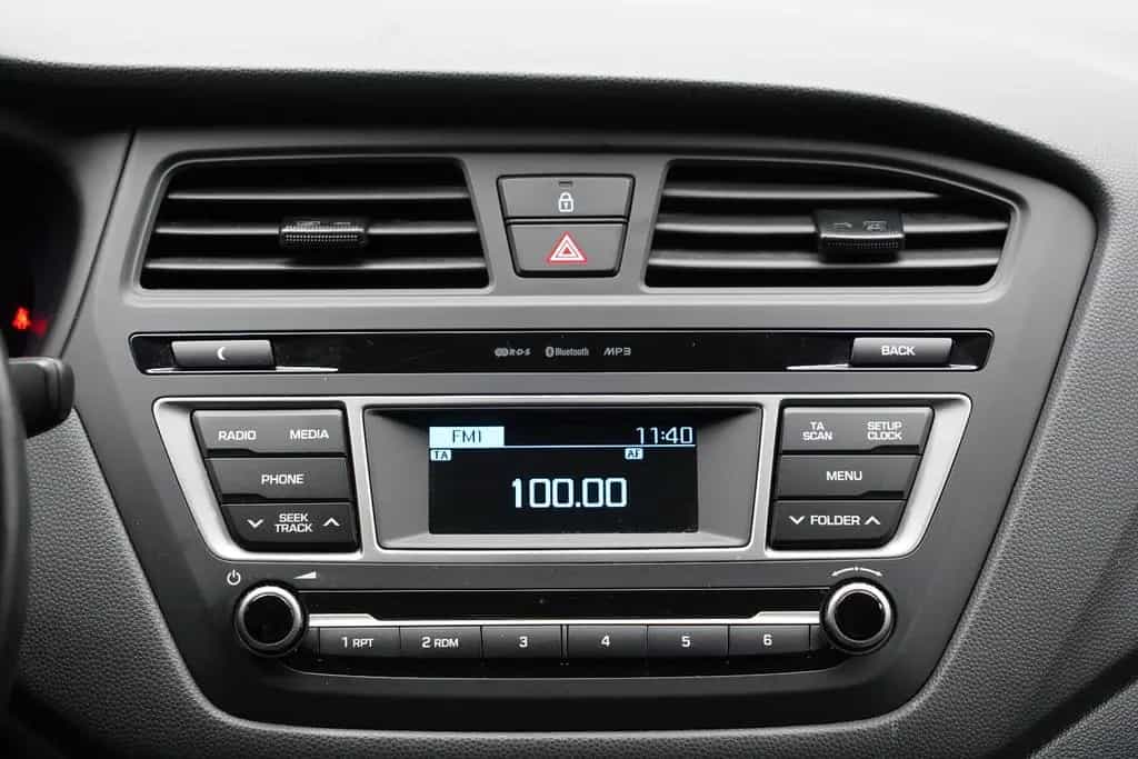 Hyundai i20 Trend Automatik Klima Tempomat PDC SHZ Temp. 03/2018-photo-25