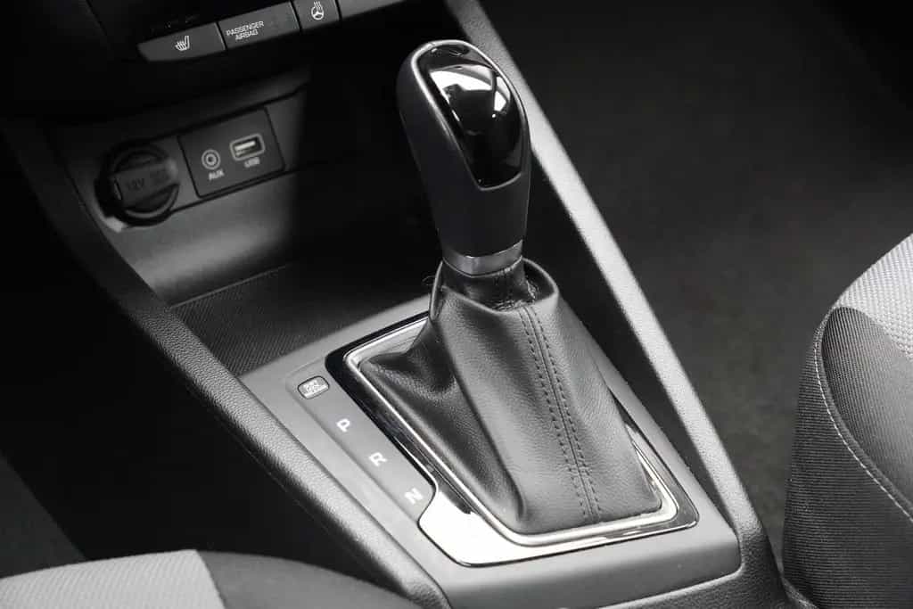 Hyundai i20 Trend Automatik Klima Tempomat PDC SHZ Temp. 03/2018-photo-27