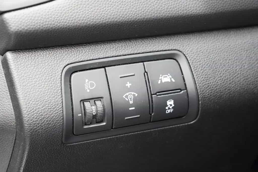Hyundai i20 Trend Automatik Klima Tempomat PDC SHZ Temp. 03/2018-photo-30