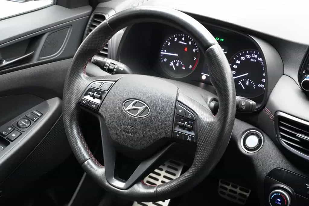 Hyundai TUCSON 1.6 GDi N-Line LED R-Kamera NAVI PDC SHZ 10/2019-photo-24