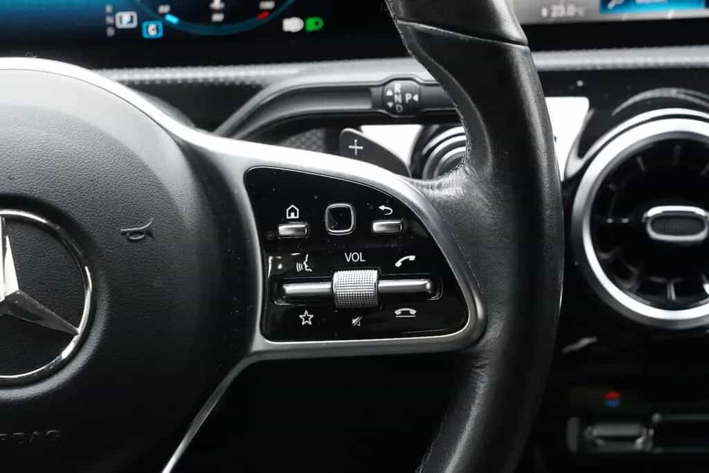 Mercedes-Benz A 180 Progressive LED MBUX Keyless SHZ Tempomat 03/2019-photo-24