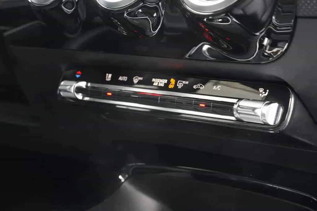 Mercedes-Benz A 180 Progressive LED MBUX Keyless SHZ Tempomat 03/2019-photo-28