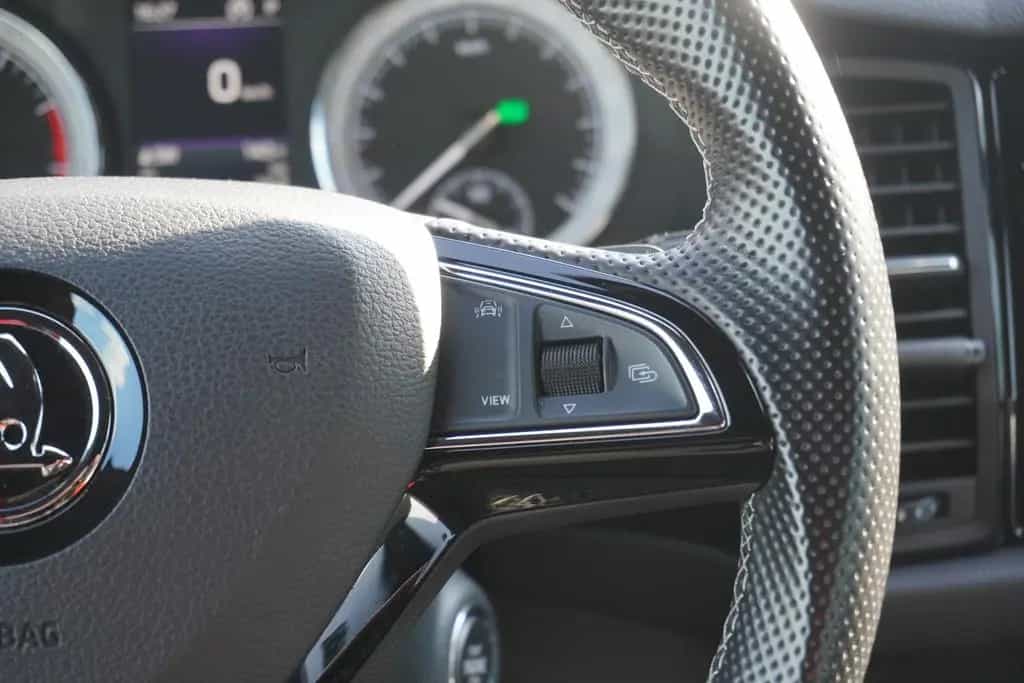 Skoda Kodiaq 1.5 TSI Sportline LED Navi 4x Sitzheizung 01/2020-photo-15