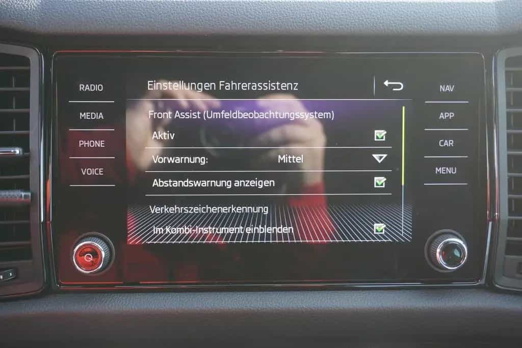 Skoda Kodiaq 1.5 TSI Sportline LED Navi 4x Sitzheizung 01/2020-photo-27