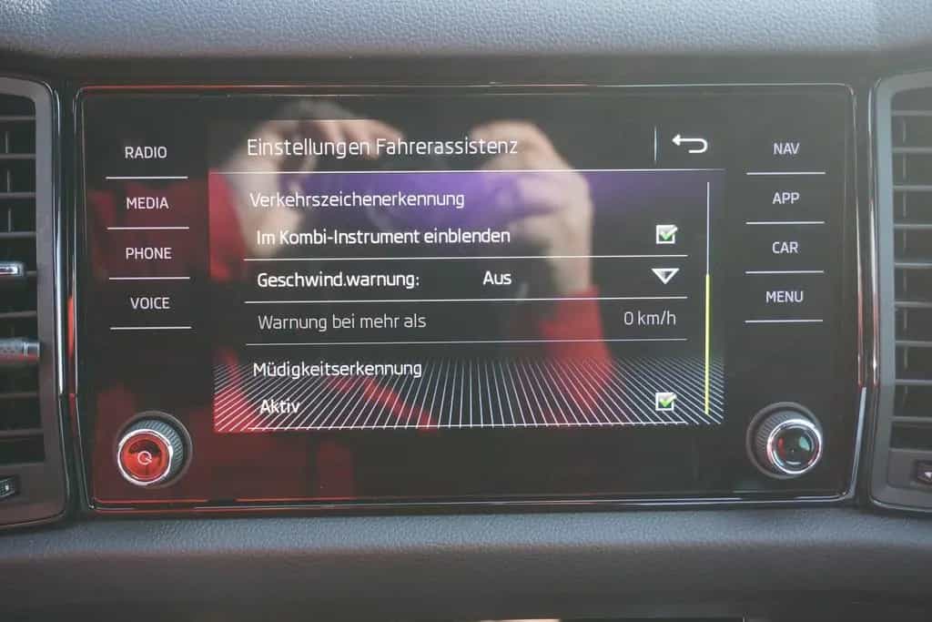 Skoda Kodiaq 1.5 TSI Sportline LED Navi 4x Sitzheizung 01/2020-photo-28