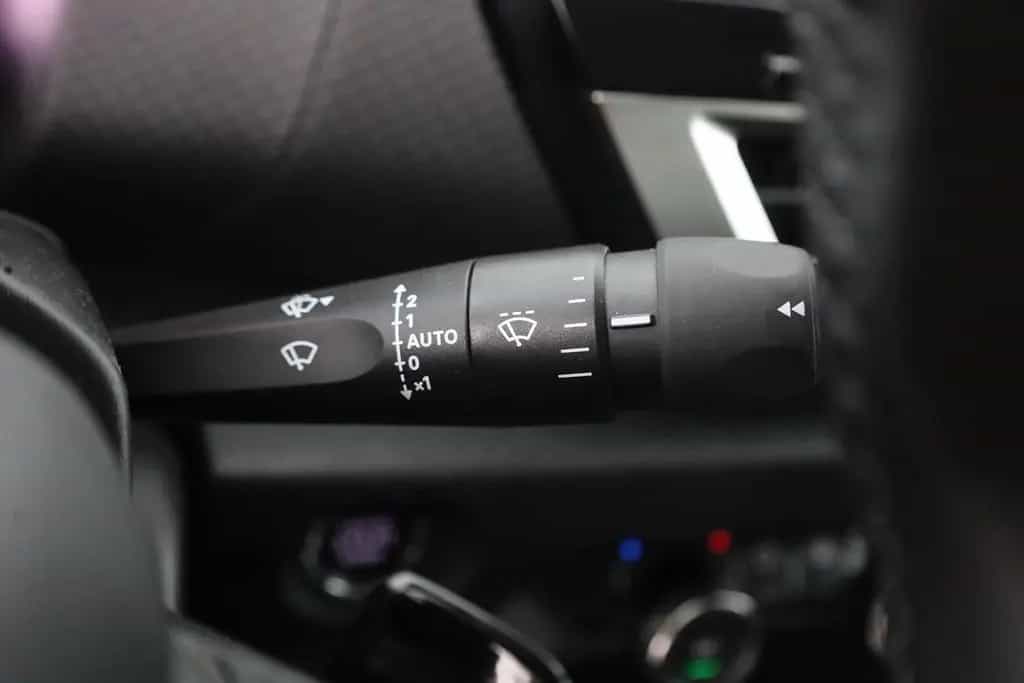 Citroën C4 PureTech 130 Aut. LED ACC Navi Kamera 11/2024-photo-19