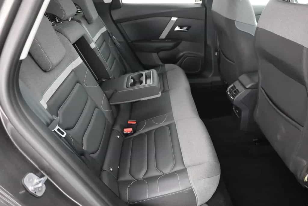 Citroën C4 PureTech 130 Aut. LED ACC Navi Kamera 11/2024-photo-24