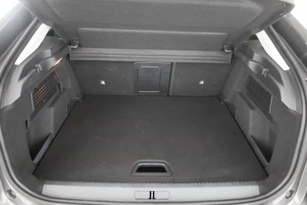 Citroën C4 PureTech 130 Aut. LED ACC Navi Kamera 11/2024-photo-25