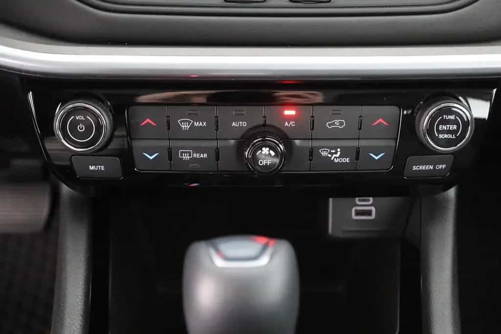 Jeep Compass 1.3 Limited 360° Totwinkel LED Teilleder 07/2021-photo-12