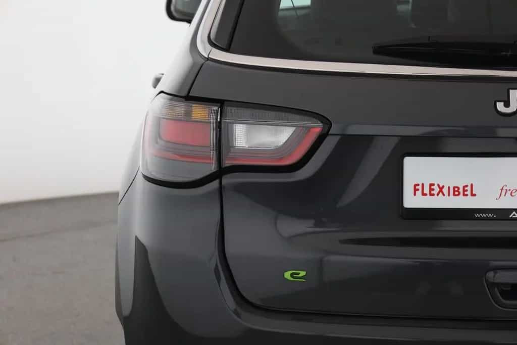 Jeep Compass 1.3 Limited 360° Totwinkel LED Teilleder 07/2021-photo-28