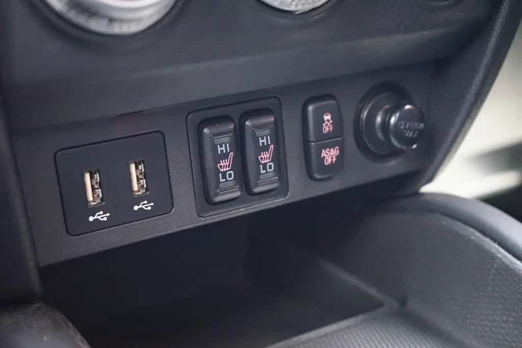 Mitsubishi ASX 2.0 MIVEC 2WD LED Totwinkel Navi Alcantara 10/2019-photo-18