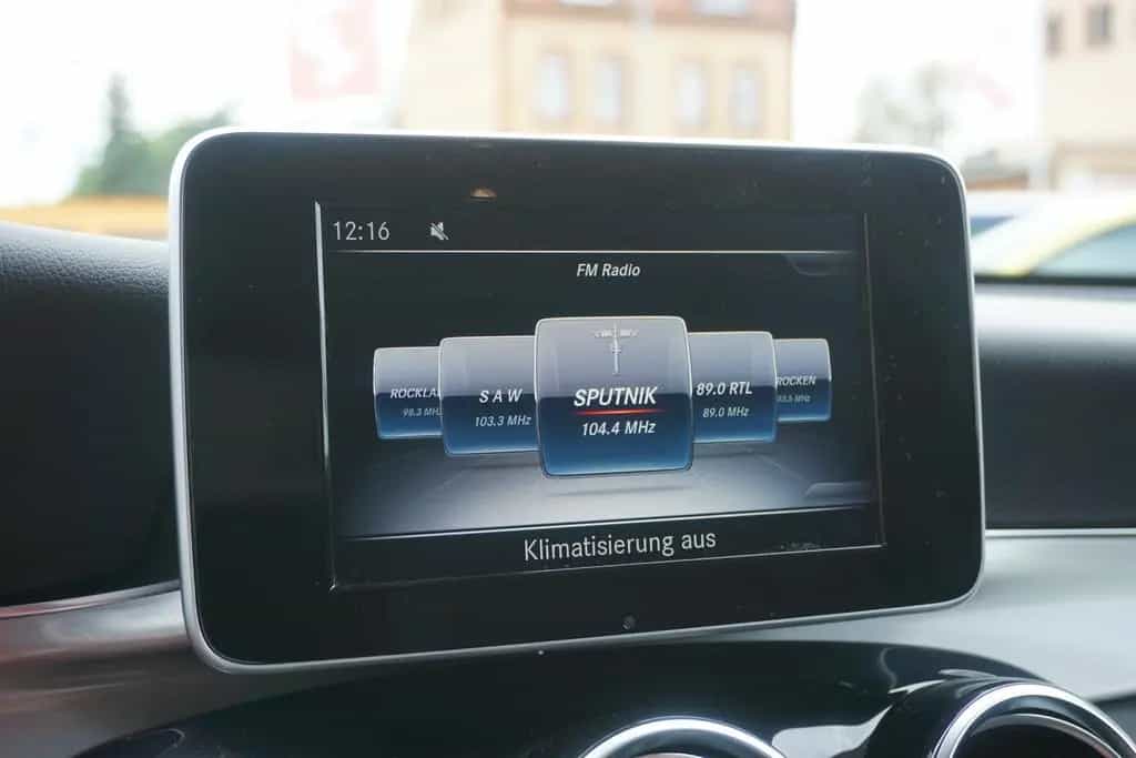 Mercedes-Benz GLC 200 GLC 220 d AMG Line 4Matic LED Navi Leder Kamera 05/2018-photo-13