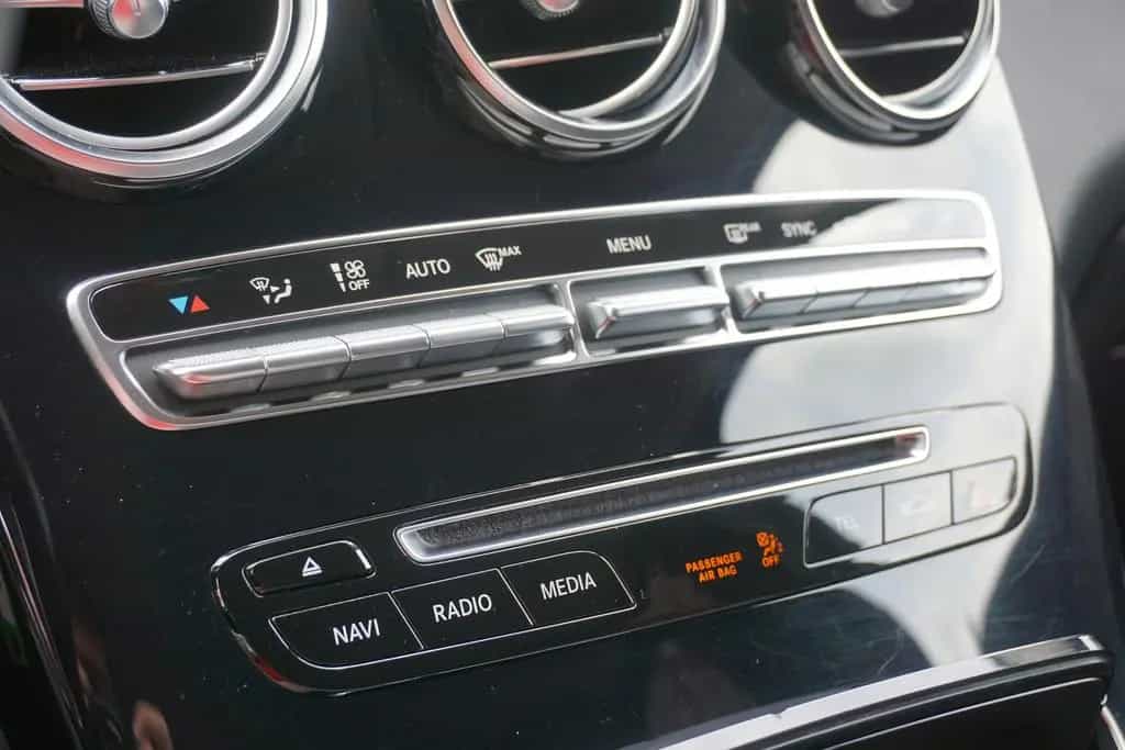 Mercedes-Benz GLC 200 GLC 220 d AMG Line 4Matic LED Navi Leder Kamera 05/2018-photo-16