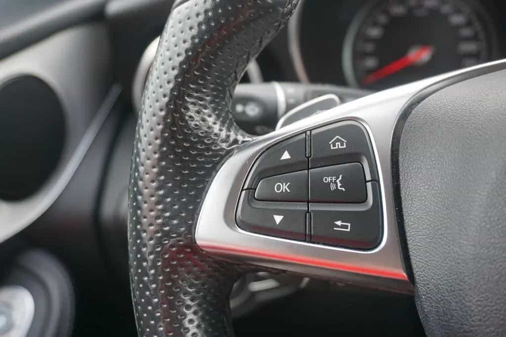 Mercedes-Benz GLC 200 GLC 220 d AMG Line 4Matic LED Navi Leder Kamera 05/2018-photo-18