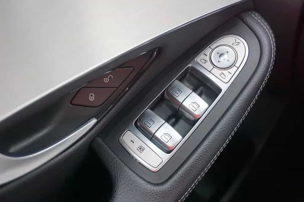 Mercedes-Benz GLC 200 GLC 220 d AMG Line 4Matic LED Navi Leder Kamera 05/2018-photo-29