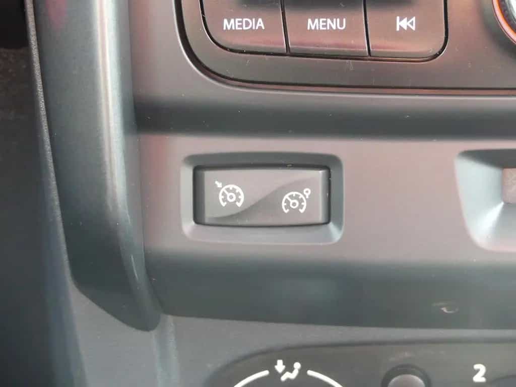 Dacia Duster 1.2 Laureate 4x2 Klima Tempomat USB AUX 09/2017-photo-12