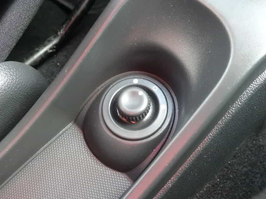 Dacia Duster 1.2 Laureate 4x2 Klima Tempomat USB AUX 09/2017-photo-15