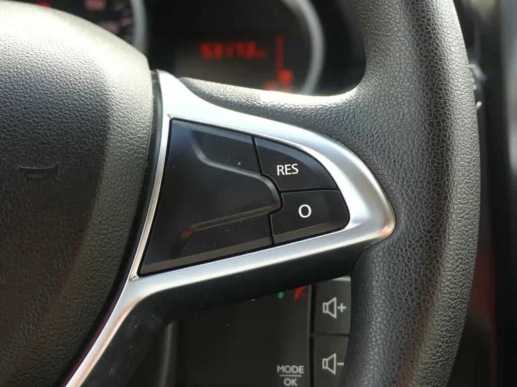 Dacia Duster 1.2 Laureate 4x2 Klima Tempomat USB AUX 09/2017-photo-18