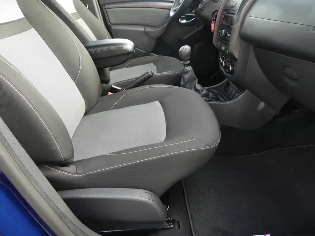 Dacia Duster 1.2 Laureate 4x2 Klima Tempomat USB AUX 09/2017-photo-26