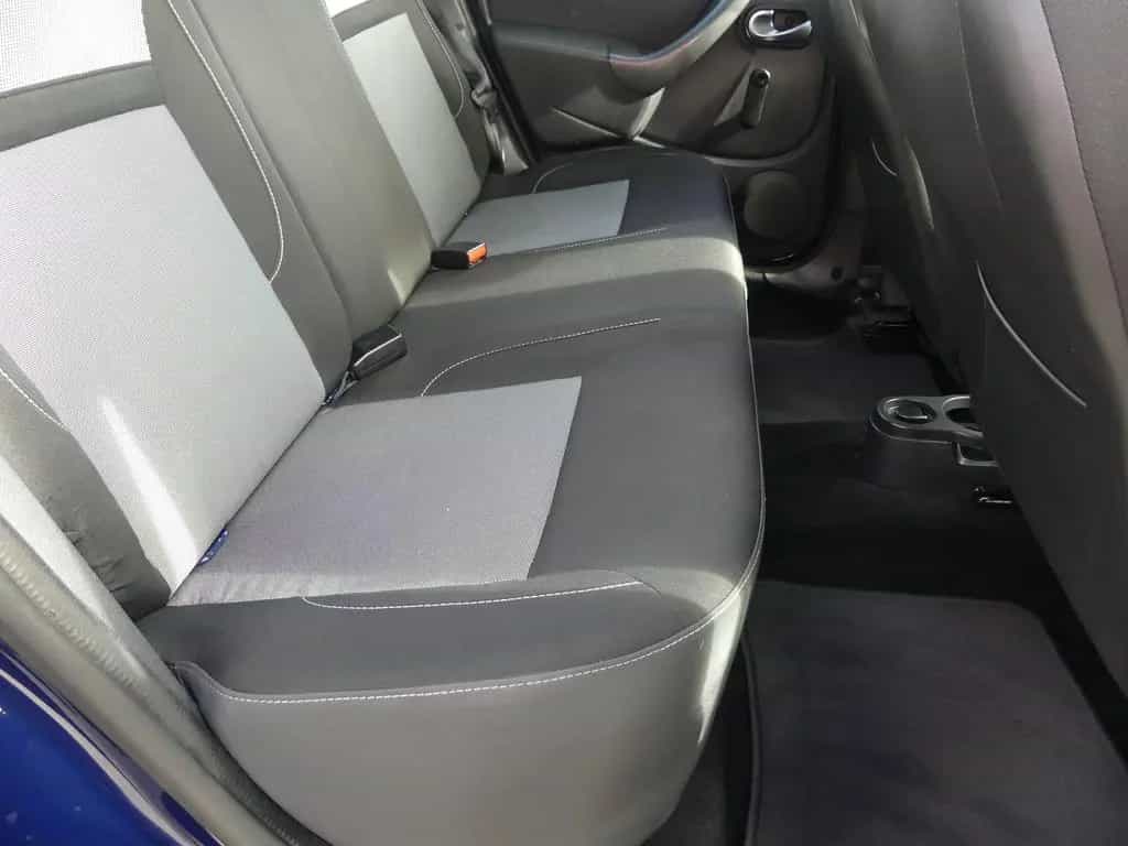 Dacia Duster 1.2 Laureate 4x2 Klima Tempomat USB AUX 09/2017-photo-27