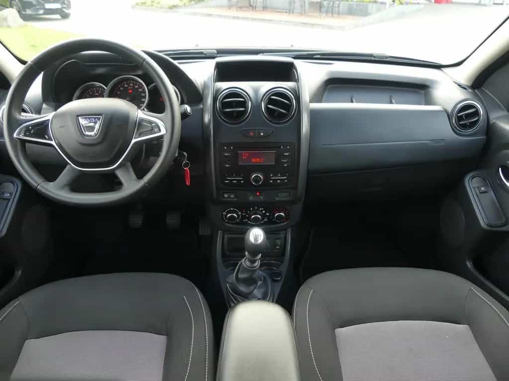Dacia Duster 1.2 Laureate 4x2 Klima Tempomat USB AUX 09/2017-photo-8