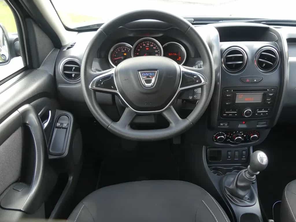 Dacia Duster 1.2 Laureate 4x2 Klima Tempomat USB AUX 09/2017-photo-9