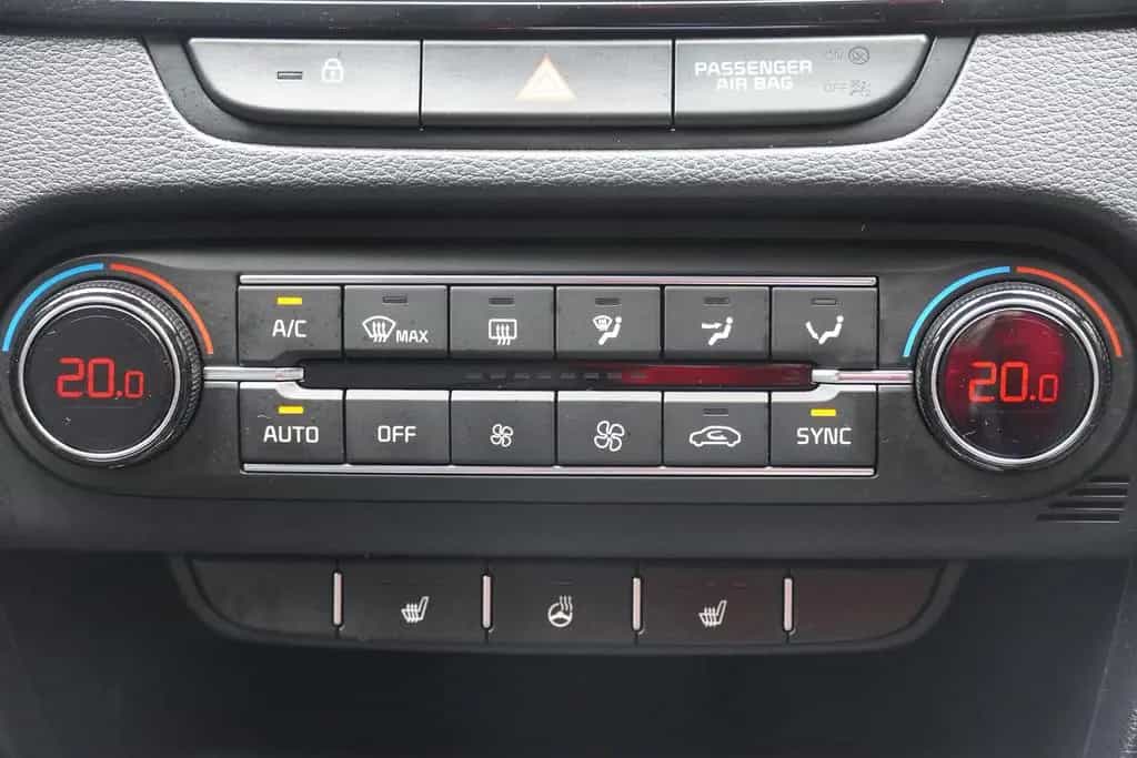 Kia cee'd / Ceed Ceed 1.4 T-GDI DCT Spirit LED ACC Navi Kamera 01/2020-photo-22