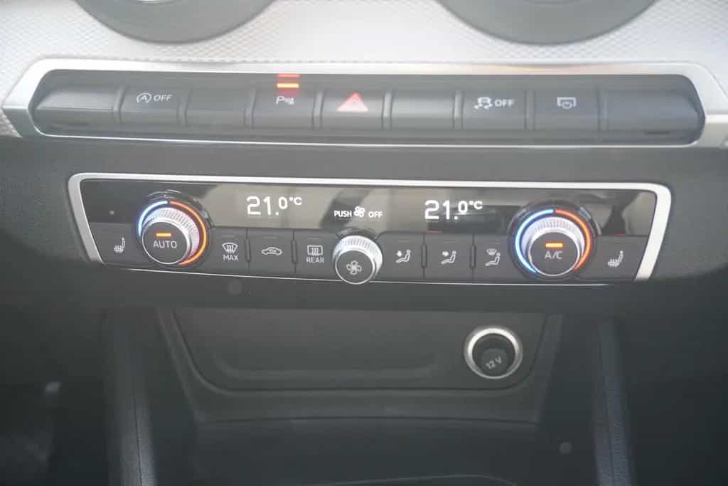 Audi Q2 1.4 TFSI LED Navi Sitzheizung AHK Kamera PDC 07/2018-photo-14