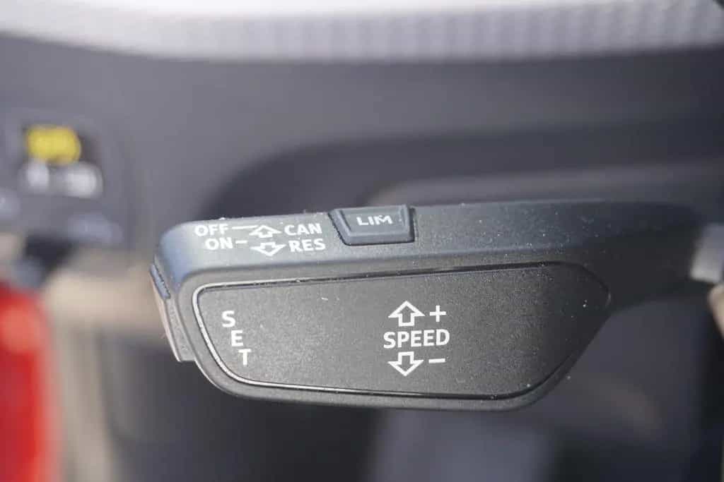 Audi Q2 1.4 TFSI LED Navi Sitzheizung AHK Kamera PDC 07/2018-photo-23