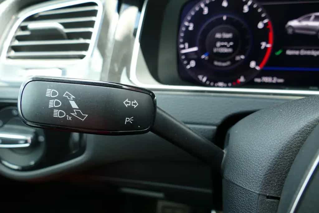 Volkswagen Golf VII 1.4 TSI Highline R-Line LED App Connect 12/2017-photo-10