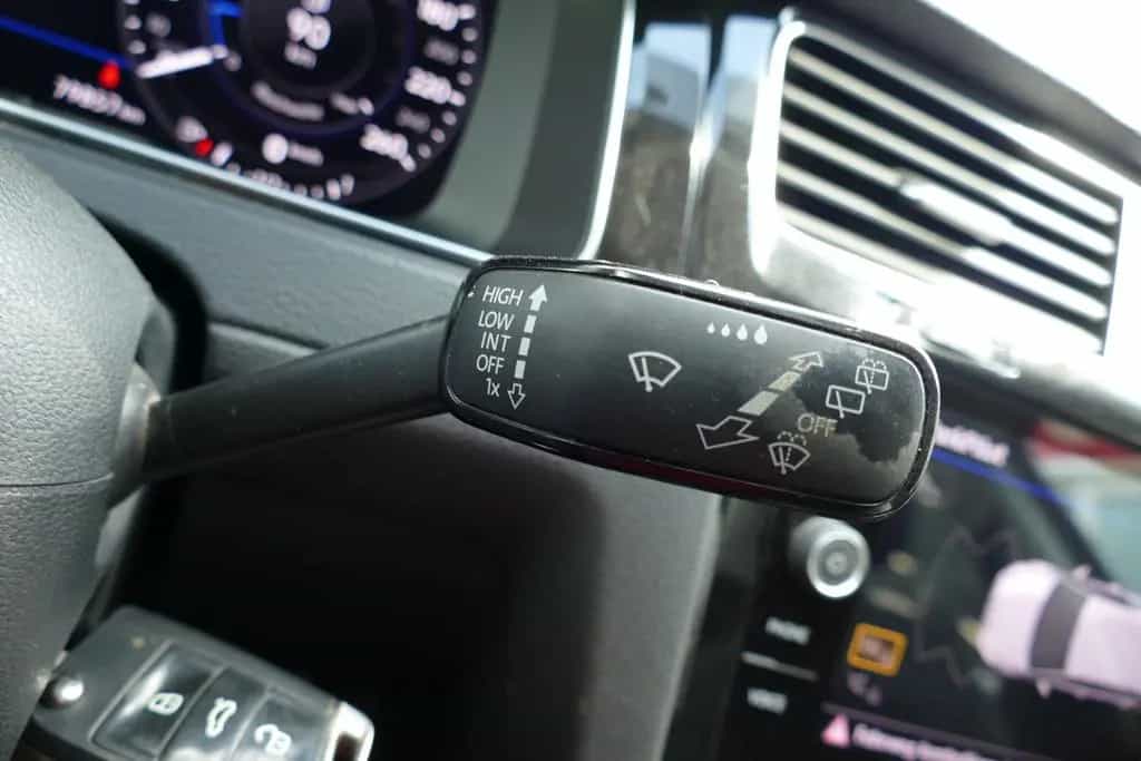 Volkswagen Golf VII 1.4 TSI Highline R-Line LED App Connect 12/2017-photo-11