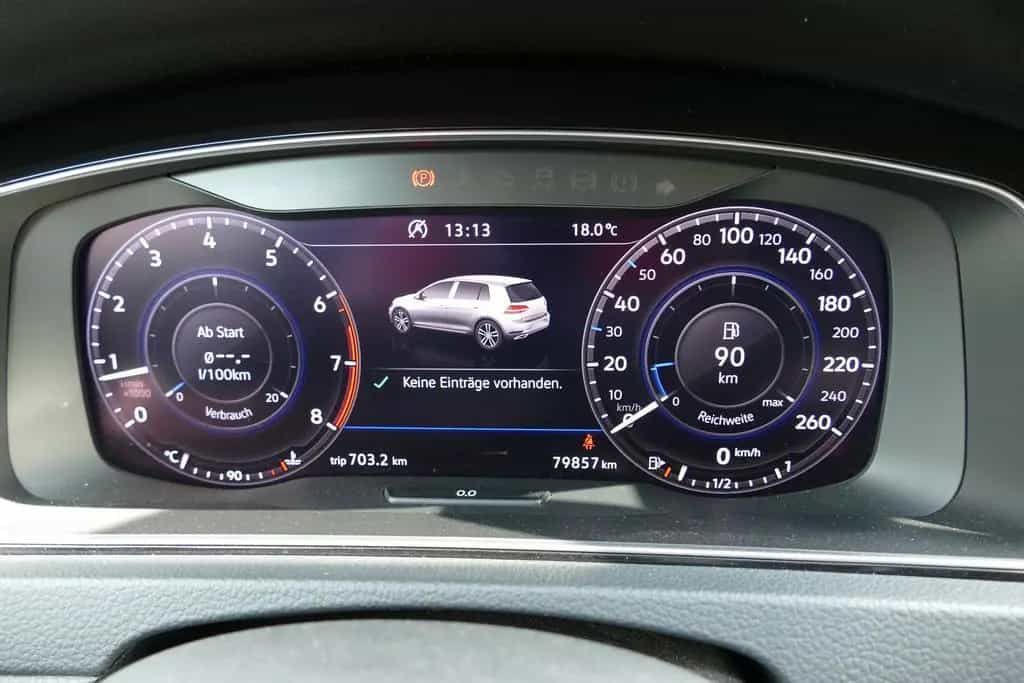 Volkswagen Golf VII 1.4 TSI Highline R-Line LED App Connect 12/2017-photo-12