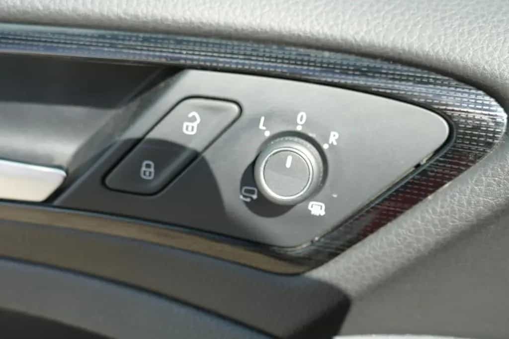 Volkswagen Golf VII 1.4 TSI Highline R-Line LED App Connect 12/2017-photo-22