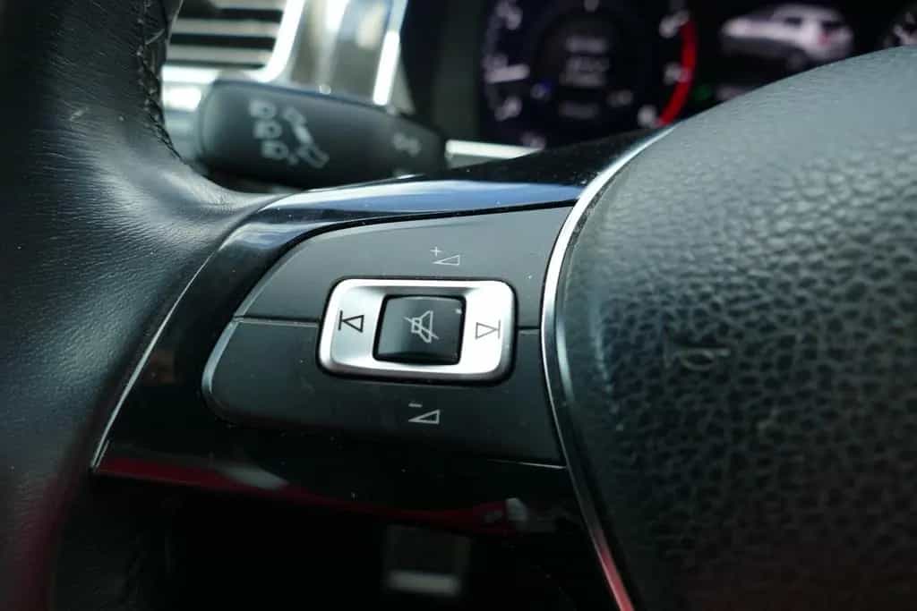 Volkswagen Golf VII 1.4 TSI Highline R-Line LED App Connect 12/2017-photo-8