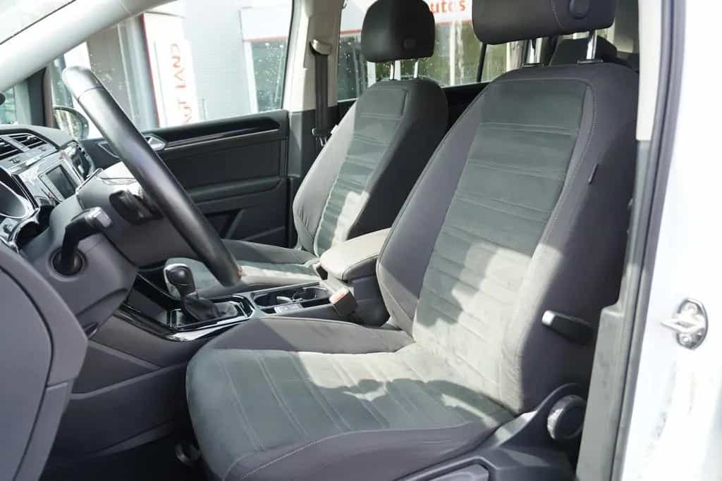 Volkswagen Touran 1.8 Highline Totwinkel ACC AHK Spurhalte 01/2017-photo-10