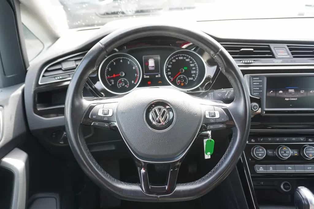 Volkswagen Touran 1.8 Highline Totwinkel ACC AHK Spurhalte 01/2017-photo-16