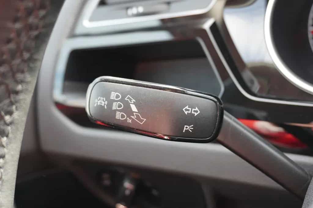 Volkswagen Touran 1.8 Highline Totwinkel ACC AHK Spurhalte 01/2017-photo-18