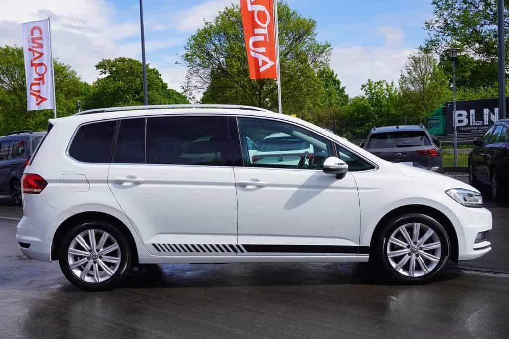 Volkswagen Touran 1.8 Highline Totwinkel ACC AHK Spurhalte 01/2017-photo-3