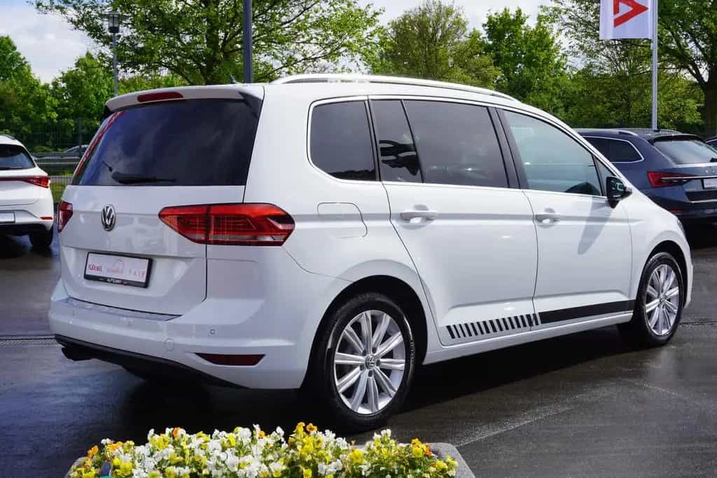 Volkswagen Touran 1.8 Highline Totwinkel ACC AHK Spurhalte 01/2017-photo-4