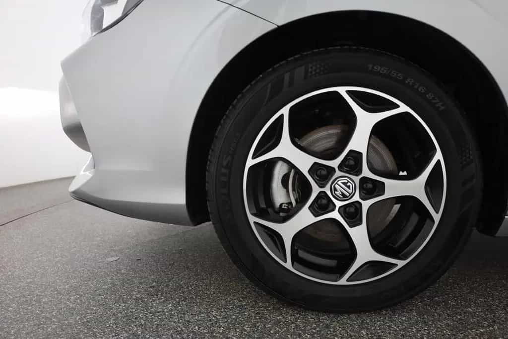 MG MG3 1.5 Comfort LED Navi Kamera 03/2025-photo-24