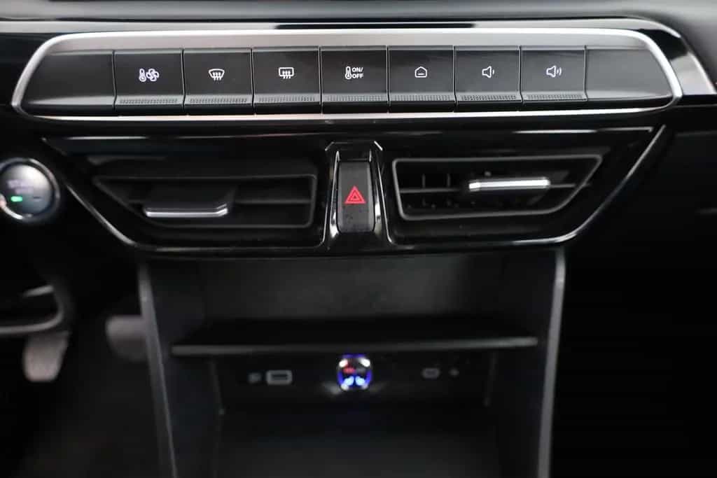 MG MG3 1.5 Comfort LED Navi Kamera 03/2025-photo-5