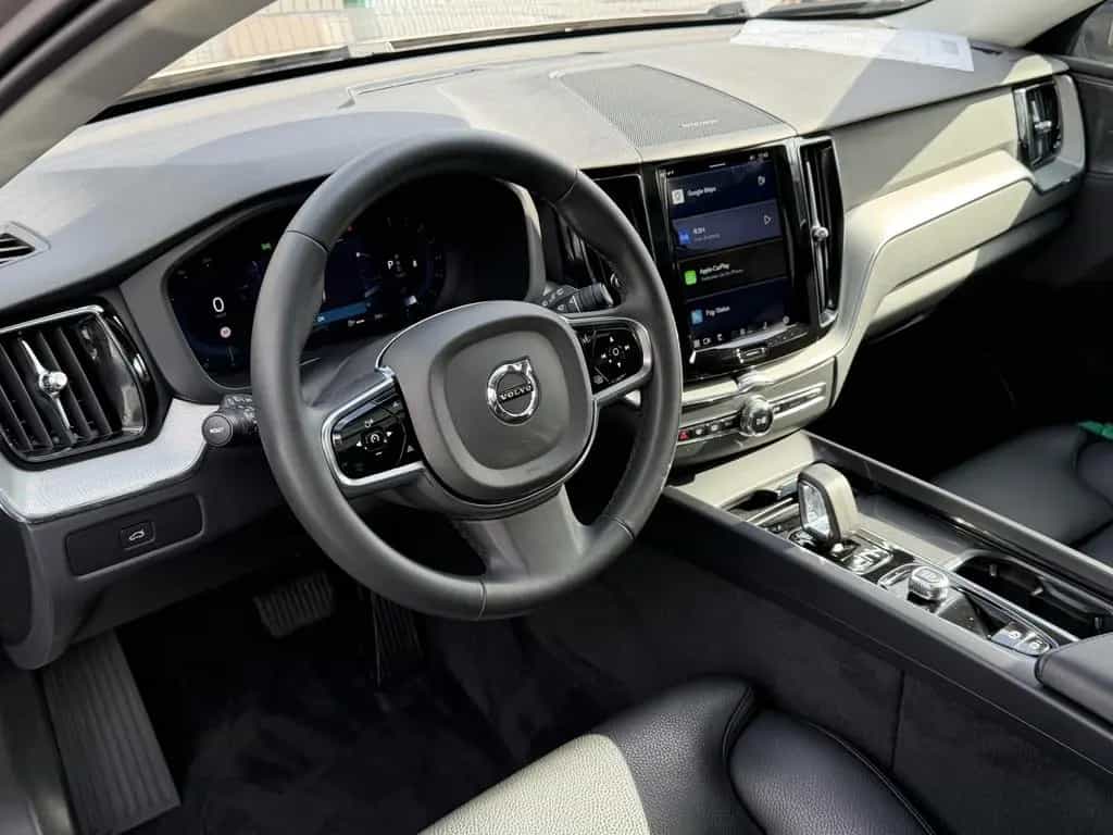 Volvo XC60 B4 B Plus Dark 2WD | AHK | PANO | Key-Go 02/2024-photo-11