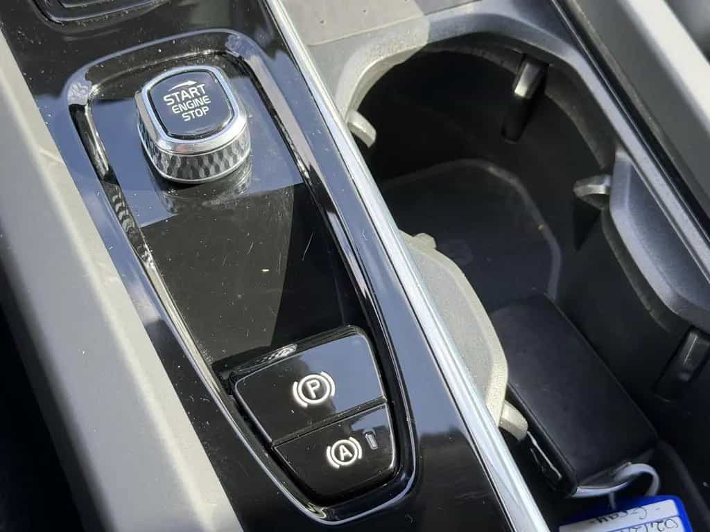 Volvo XC60 B4 B Plus Dark 2WD | AHK | PANO | Key-Go 02/2024-photo-26