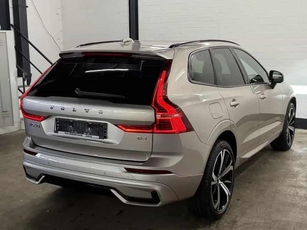 Volvo XC60 B4 B Plus Dark 2WD | AHK | PANO | Key-Go 02/2024-photo-5