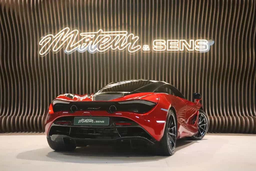 McLaren 720S Performance - Carbon Pack 1,2,3 - Lift -B&W 10/2017-photo-1