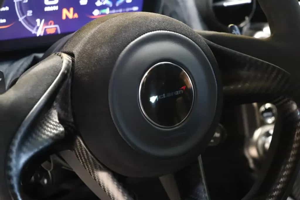 McLaren 720S Performance - Carbon Pack 1,2,3 - Lift -B&W 10/2017-photo-12
